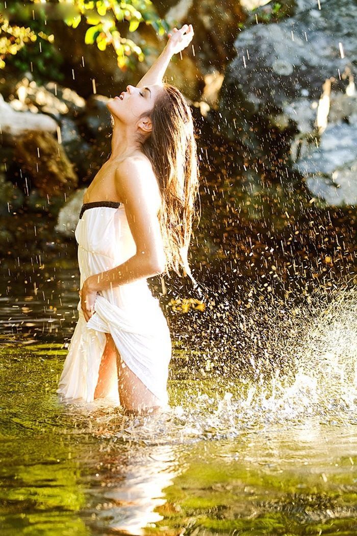 Marie Avgeropoulos in Bahawalpur