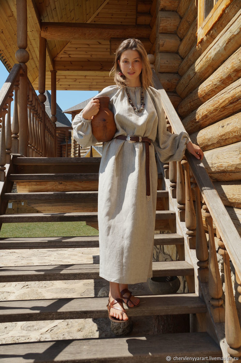 Girls in Slavic costumes in Bahawalpur