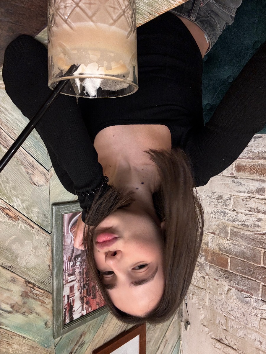 Fresh photos, fresh mood — Tina online in Bahawalpur